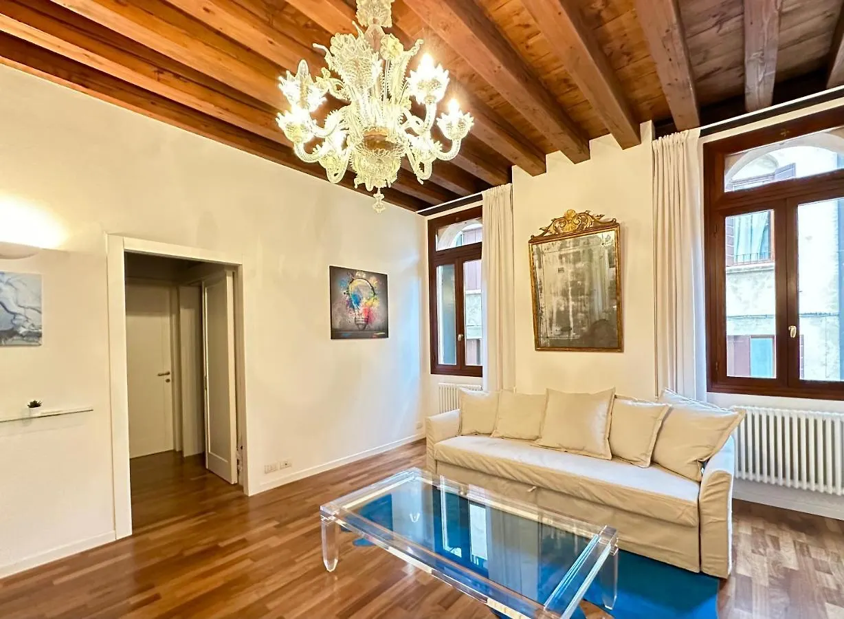 Tarvisium Luxury Apartment: Un'Oasi Di Eleganza Treviso Italy