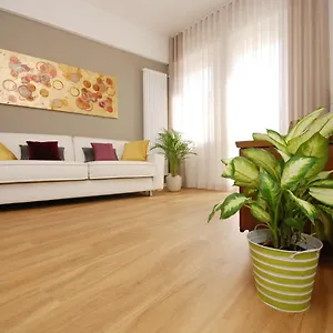  Apartment Manin